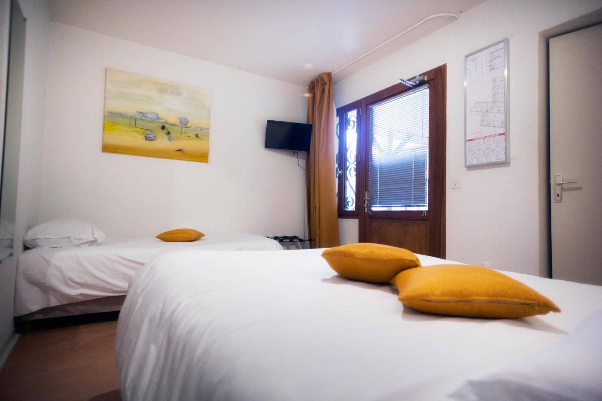 Le Victor Hugo - Hotel Et Restaurant - Logis Hotels Saint-Cere Ngoại thất bức ảnh