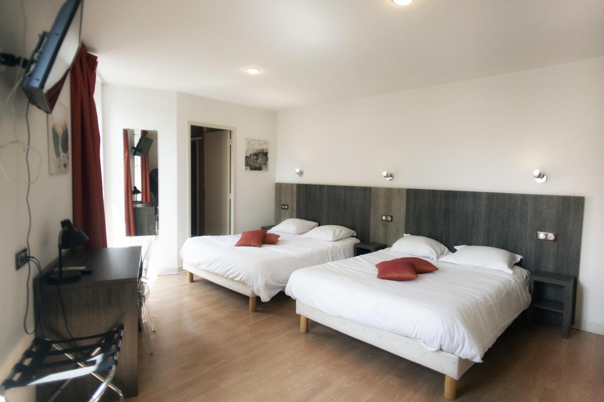 Le Victor Hugo - Hotel Et Restaurant - Logis Hotels Saint-Cere Ngoại thất bức ảnh