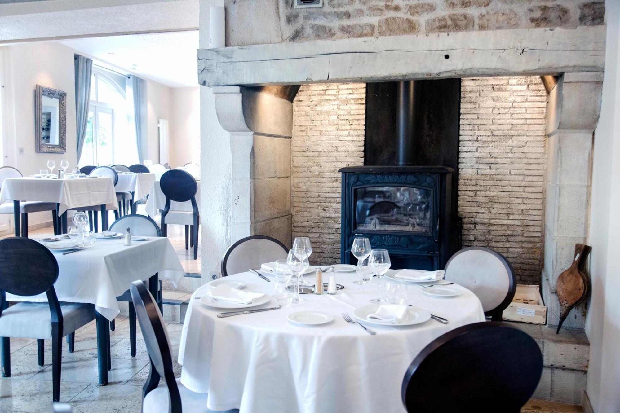 Le Victor Hugo - Hotel Et Restaurant - Logis Hotels Saint-Cere Ngoại thất bức ảnh